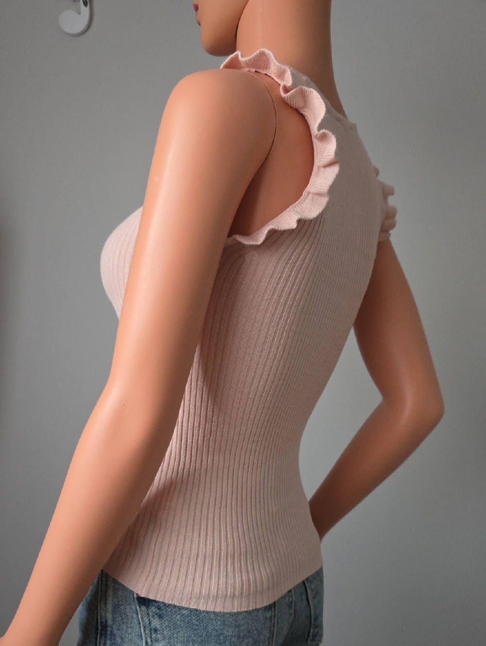 Express Pink Ribbed Ruffle Tank Top - Picture 2 of 7